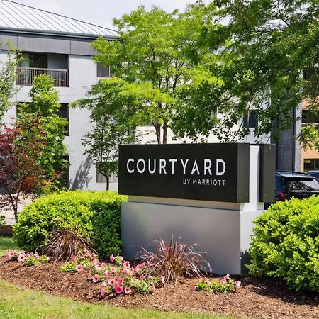 Courtyard Burlington Williston Hotel Ngoại thất bức ảnh